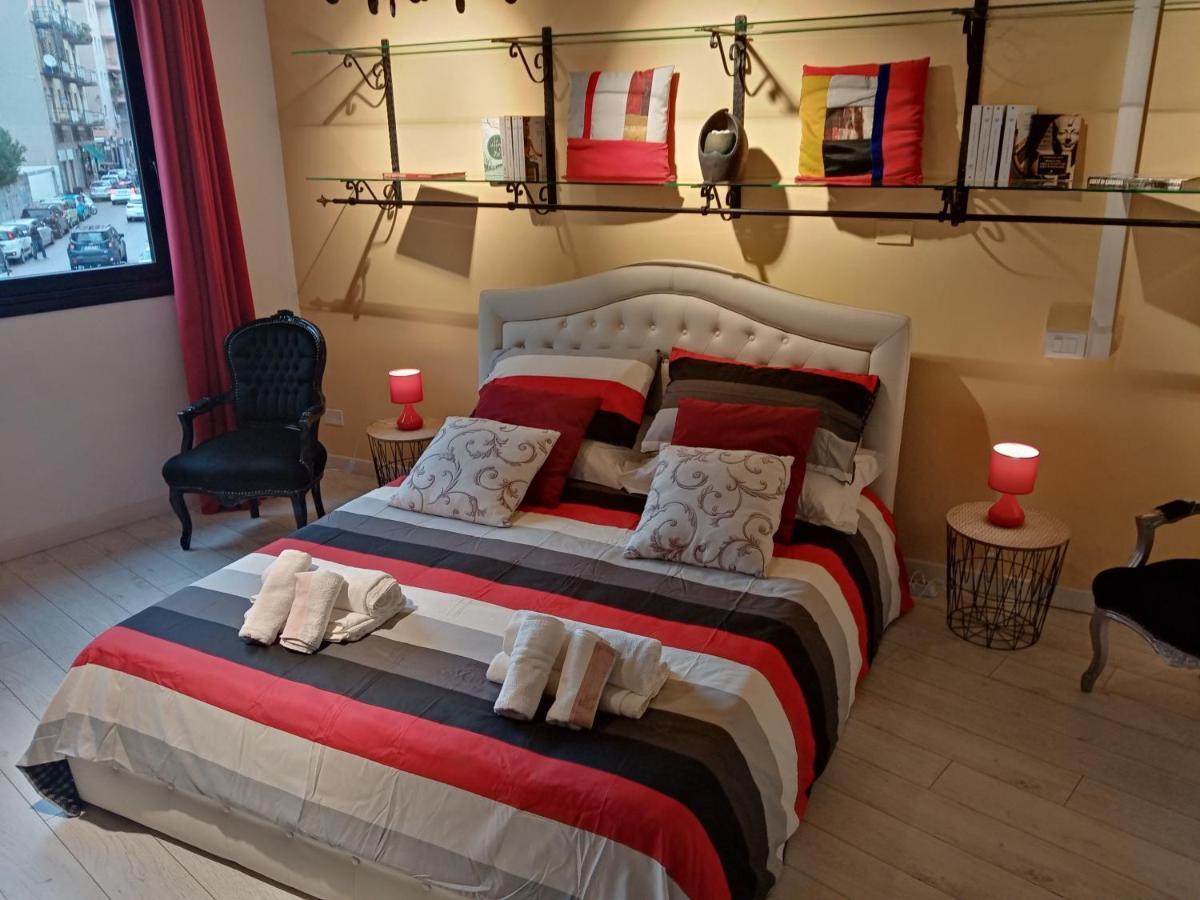 Einaudi 56 Guest House كالياري المظهر الخارجي الصورة
